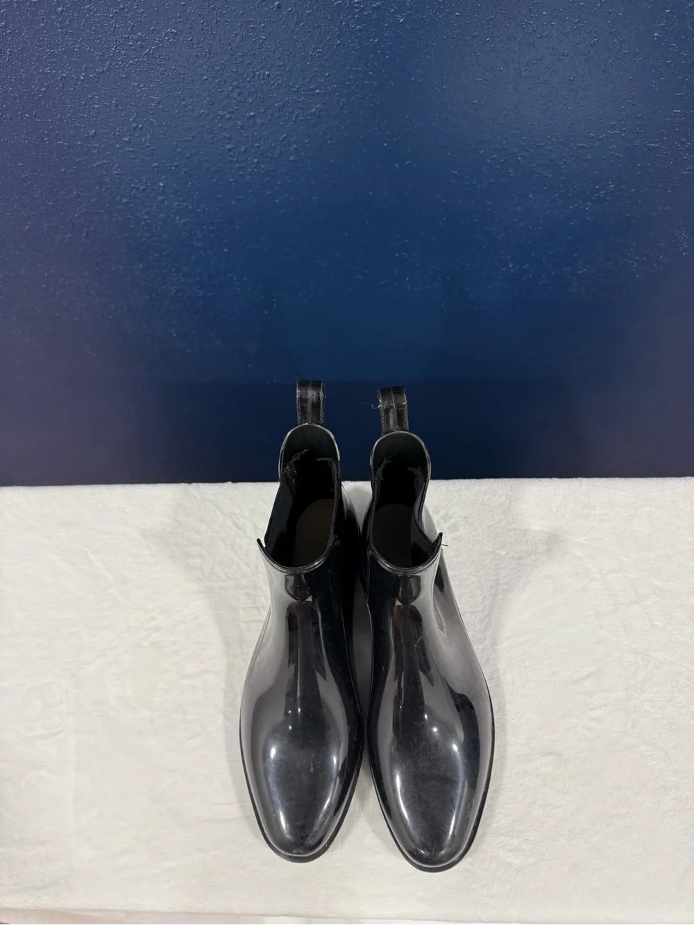 N/A sleek black
